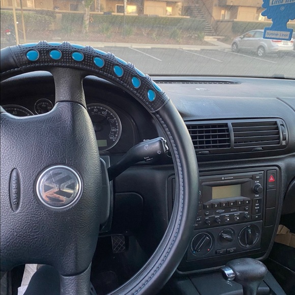 2003 VW Passat - Picture 2 of 2